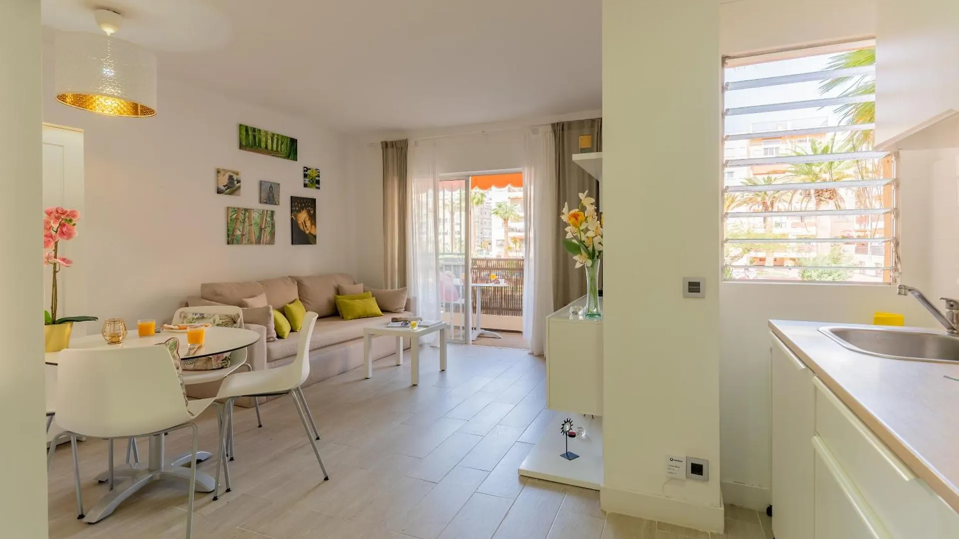 Los Cristianos Central Apartment - Cris Sol Spain